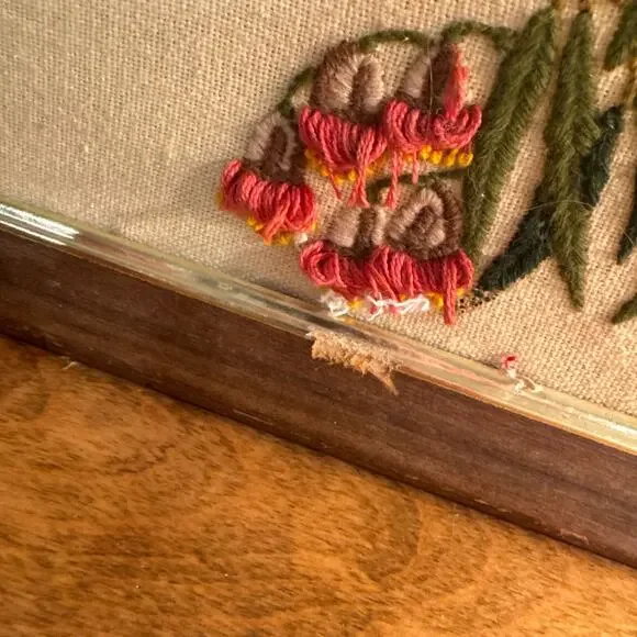 Vintage 1970s Koala Crewel Embroidery Wall Art 16x20 Wood Framed Art - BUB - Picture 5 of 5